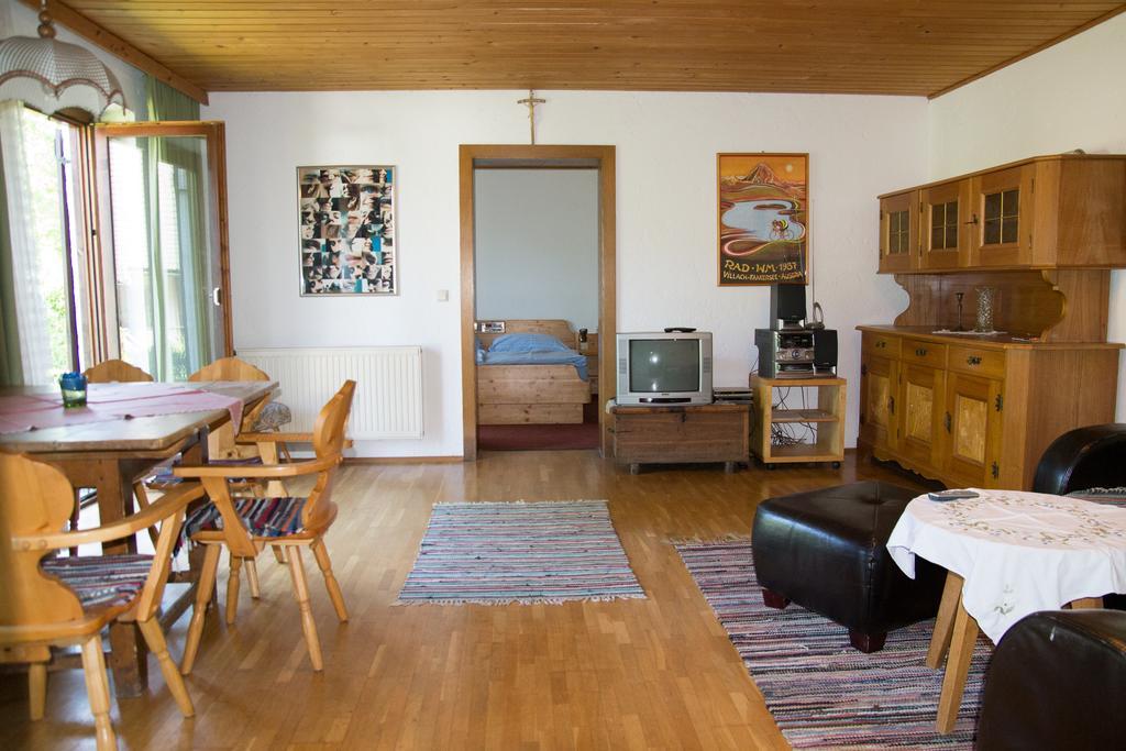 Apartments Wrolich Latschach ober dem Faakersee 部屋 写真